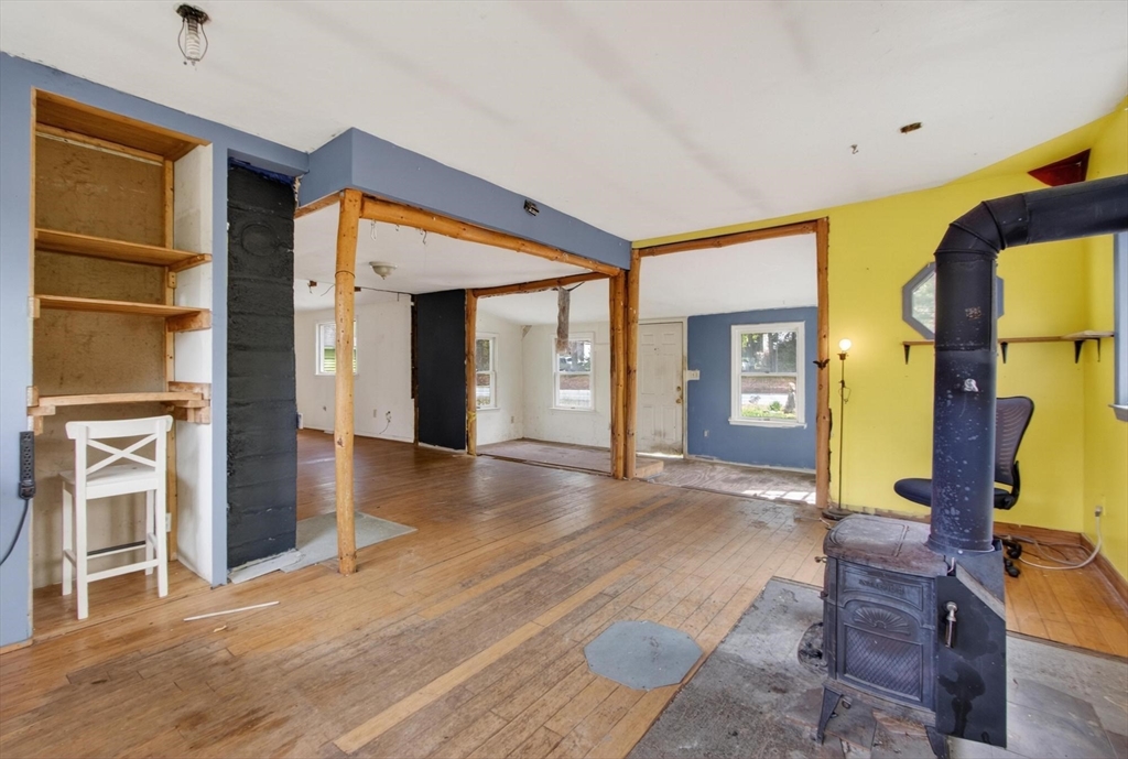 1673 Petersham Rd