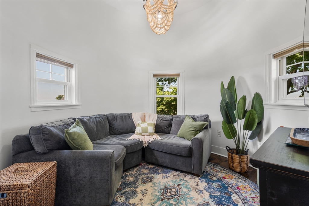 155 Franklin Ave 3