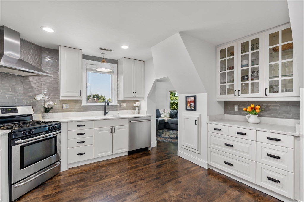 155 Franklin Ave 3