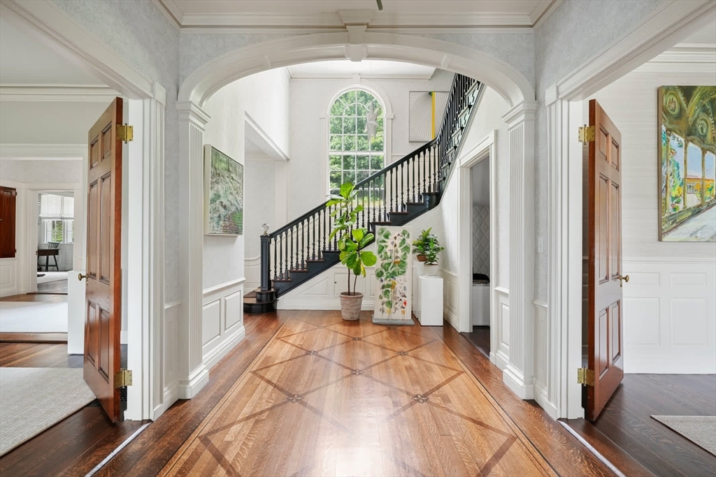 709 Monument Street