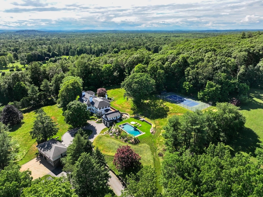 Concord, Massachusetts 01742, United States, 7 Bedrooms Bedrooms, ,9 BathroomsBathrooms,Residential,Pending,150900