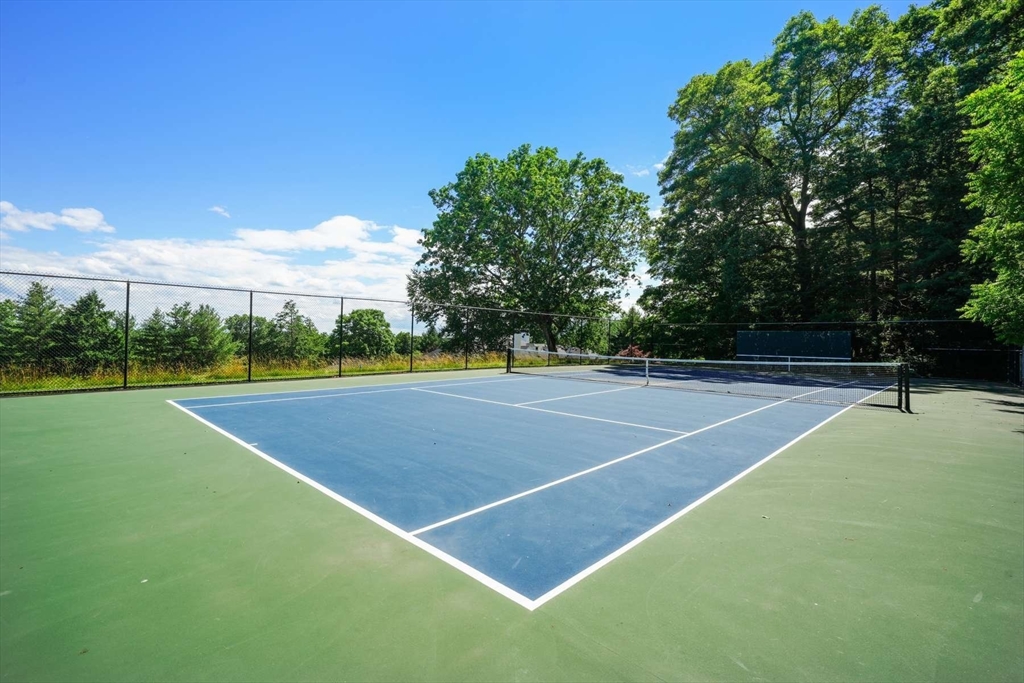 Concord, Massachusetts 01742, United States, 7 Bedrooms Bedrooms, ,9 BathroomsBathrooms,Residential,Pending,150900