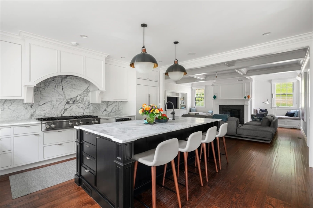 Concord, Massachusetts 01742, United States, 7 Bedrooms Bedrooms, ,9 BathroomsBathrooms,Residential,Pending,150900