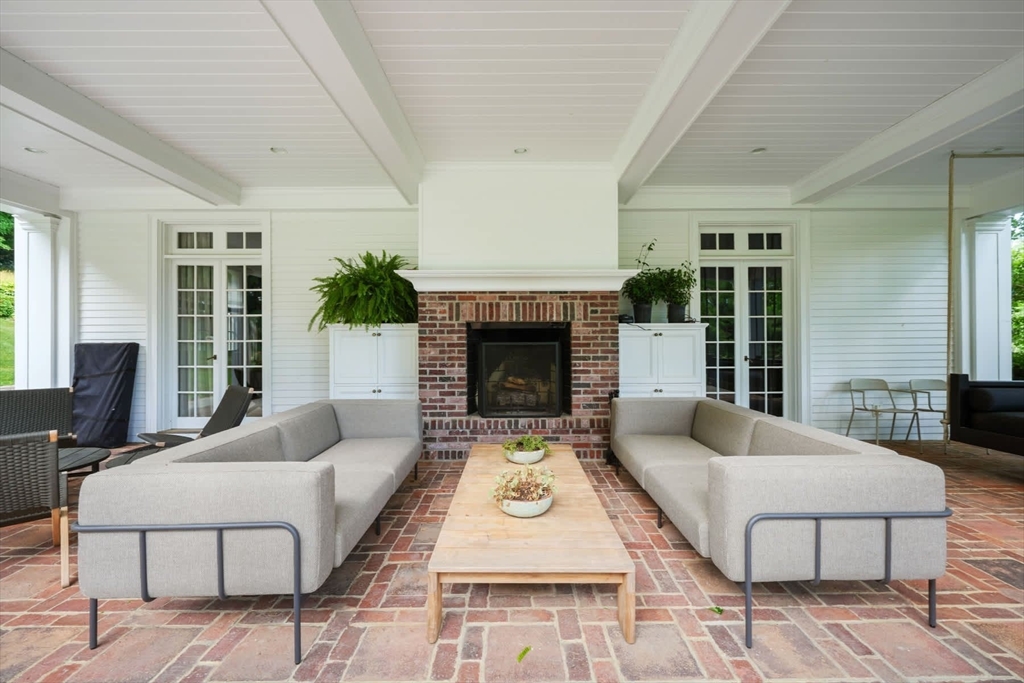 Concord, Massachusetts 01742, United States, 7 Bedrooms Bedrooms, ,9 BathroomsBathrooms,Residential,Pending,150900