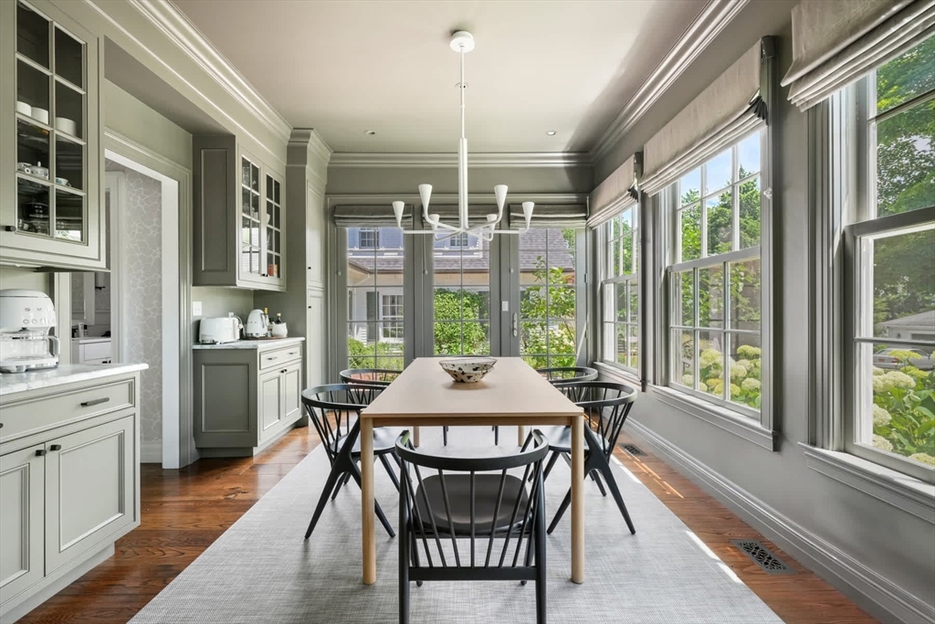 Concord, Massachusetts 01742, United States, 7 Bedrooms Bedrooms, ,9 BathroomsBathrooms,Residential,Pending,150900