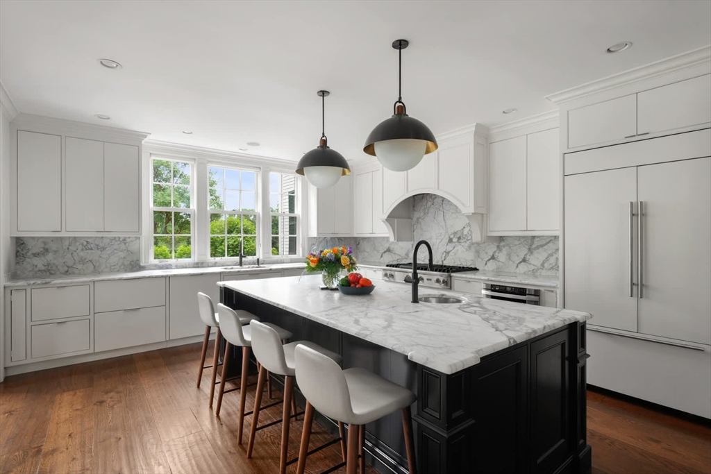 Concord, Massachusetts 01742, United States, 7 Bedrooms Bedrooms, ,9 BathroomsBathrooms,Residential,Pending,150900