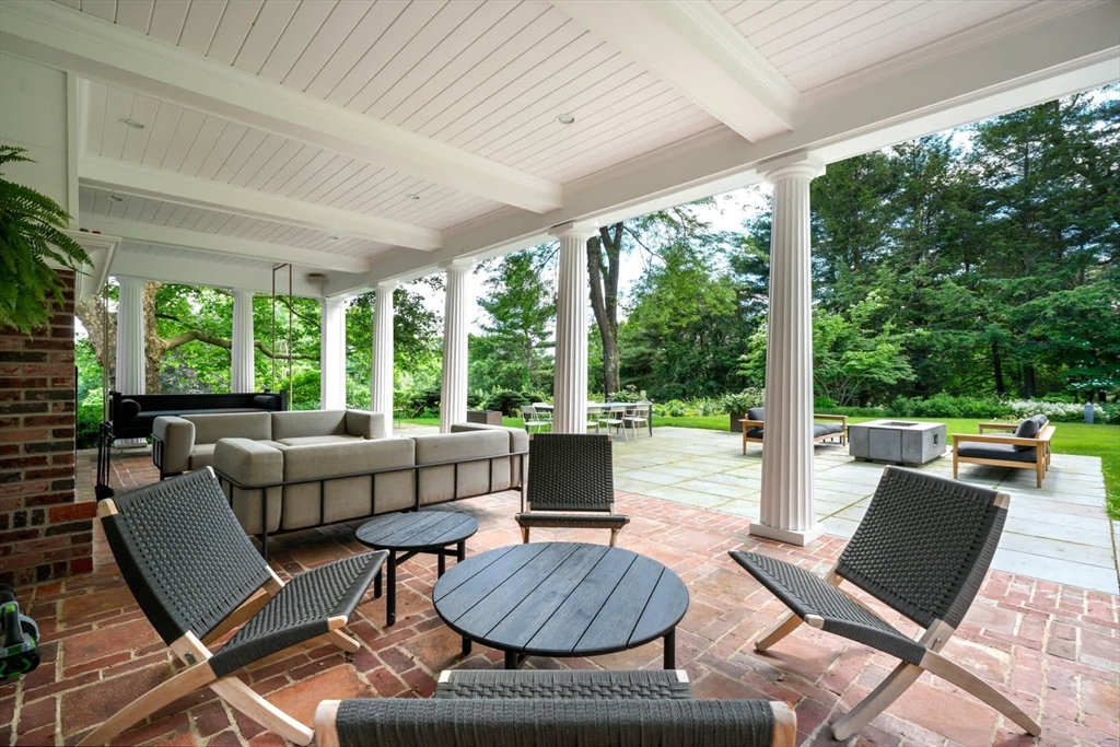 Concord, Massachusetts 01742, United States, 7 Bedrooms Bedrooms, ,9 BathroomsBathrooms,Residential,Pending,150900