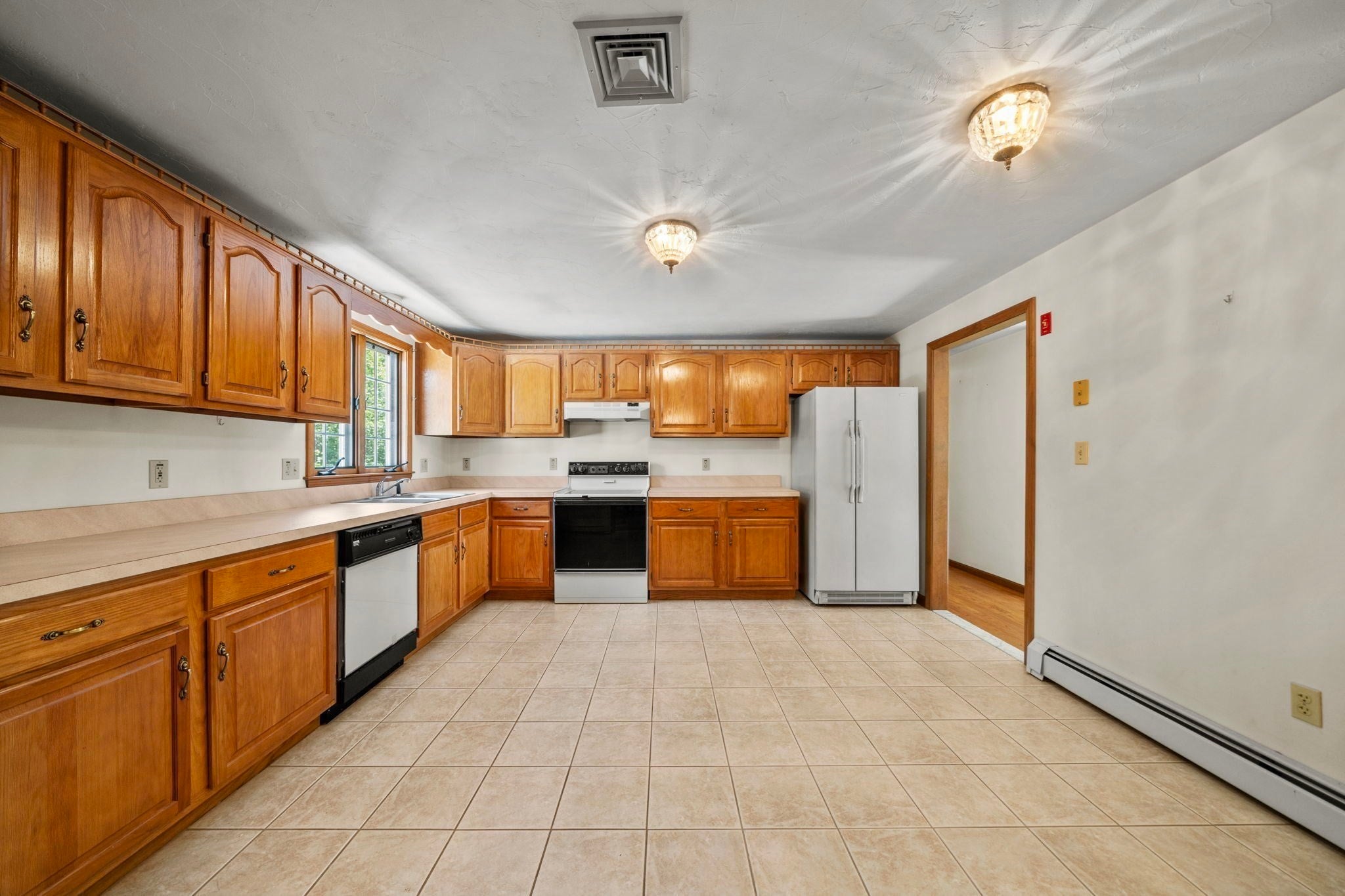 5 Mystic LN, Milford MA 01757