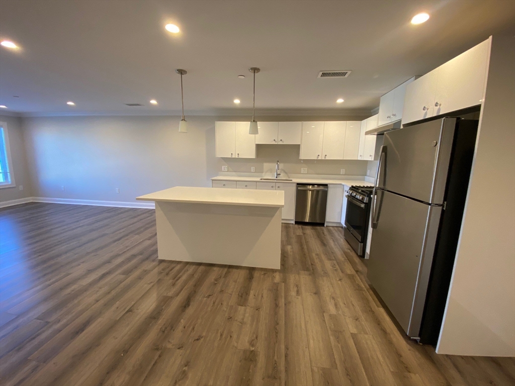 918 Providence Highway 411