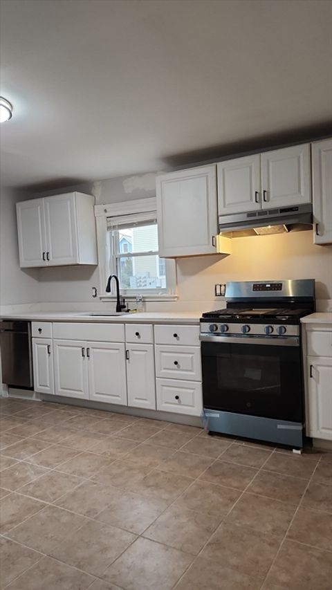 Photo of 112 Woodstock St #1, Somerville, MA 02144 (MLS # 73464039)