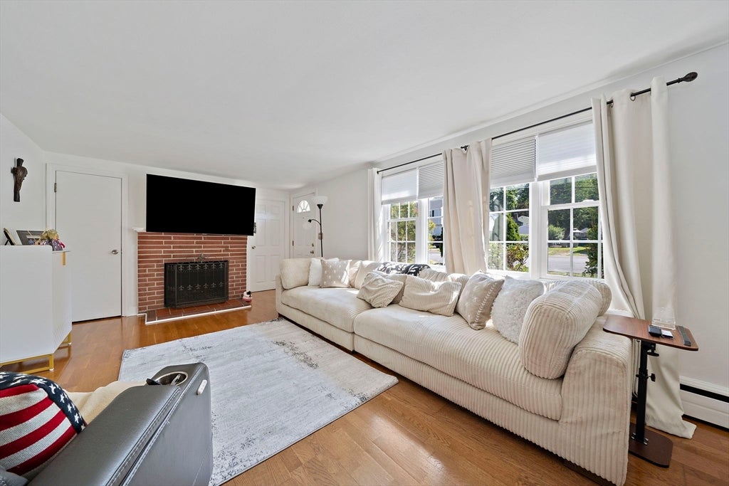 6 Bell Rd