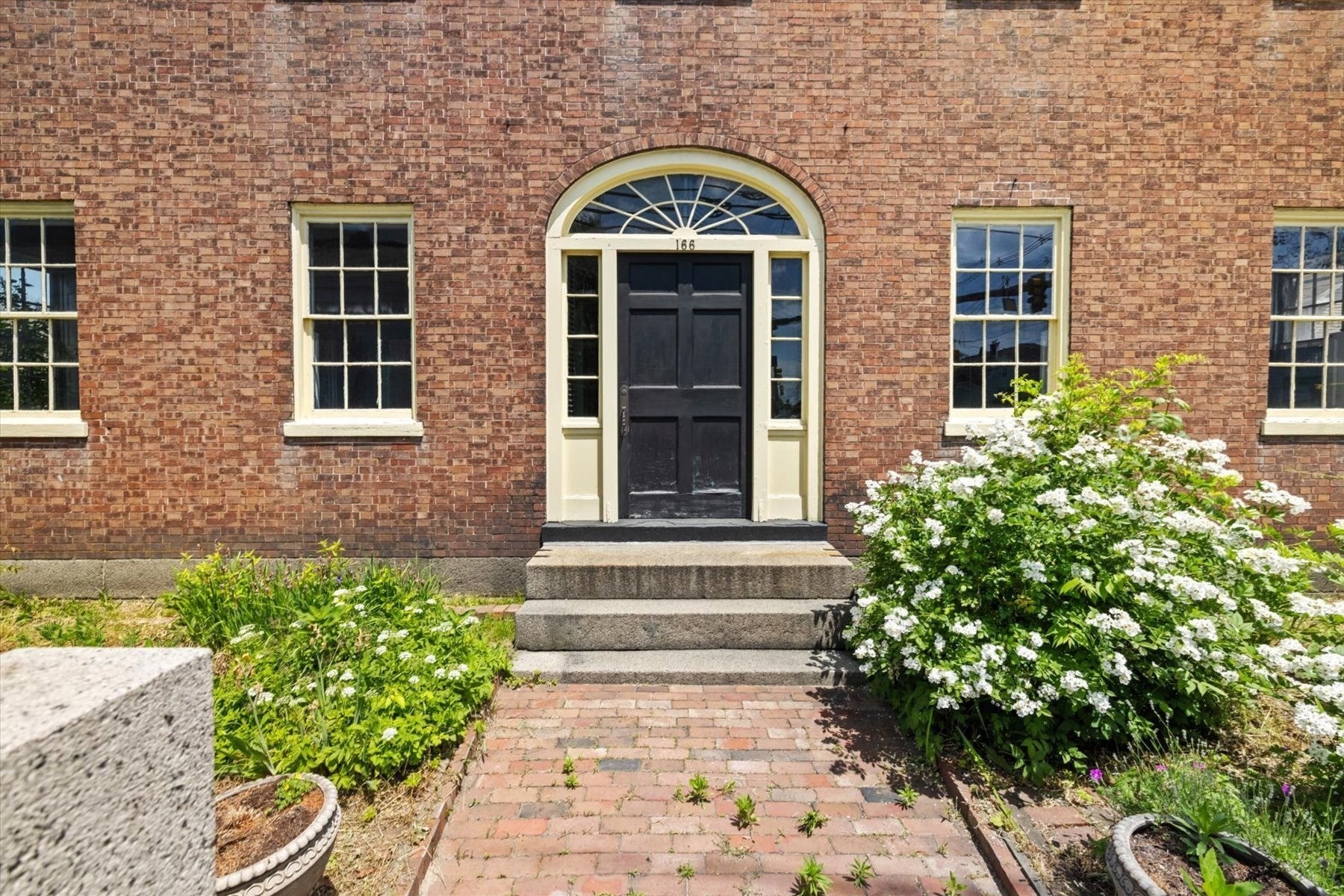 166 High Street