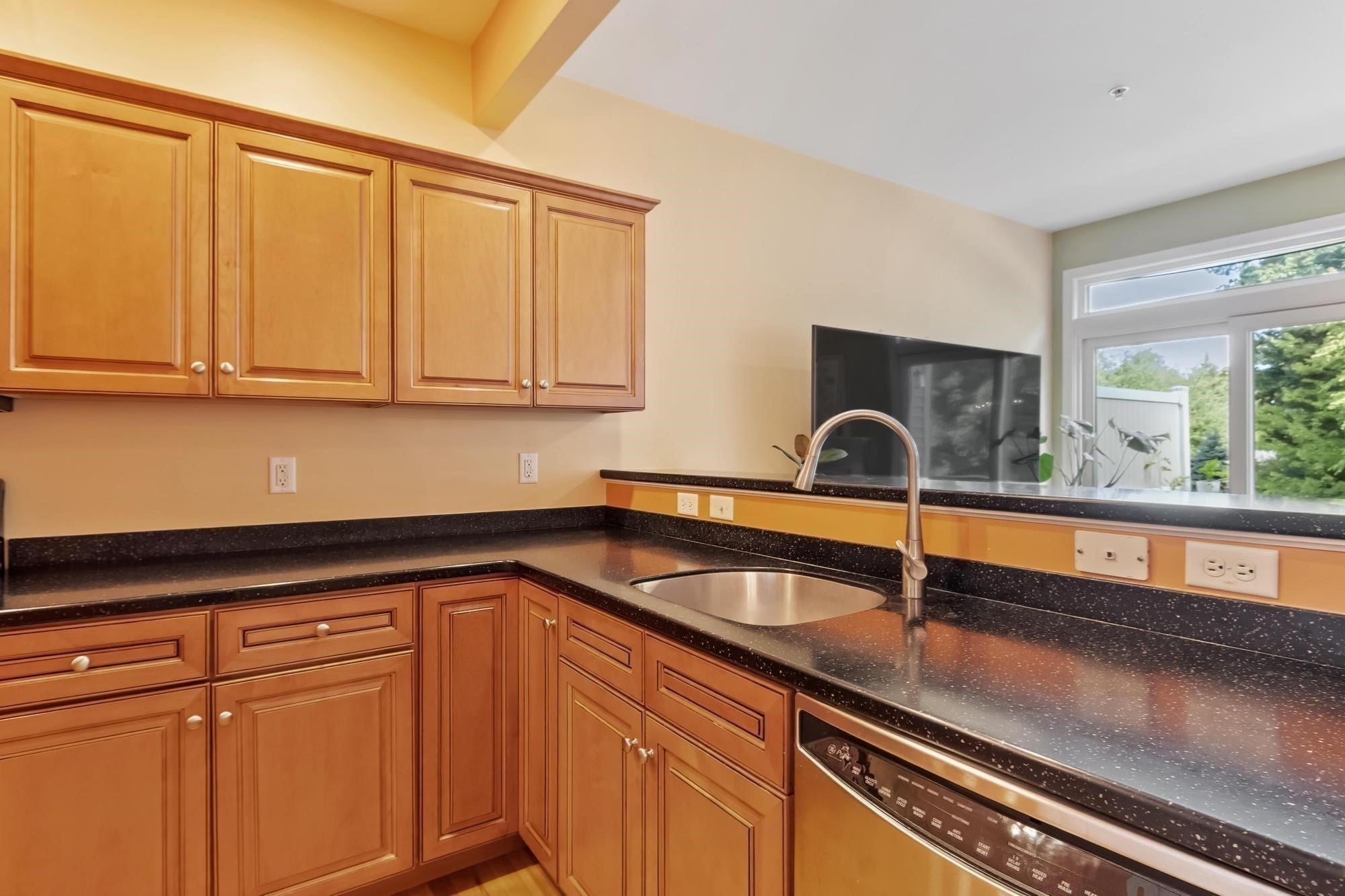 3 Robert Cir #3, Grafton, MA Photo #10