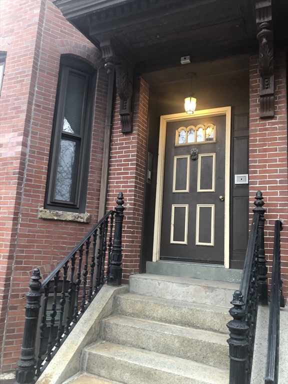 Click for 282 K St #2, Boston, MA slideshow