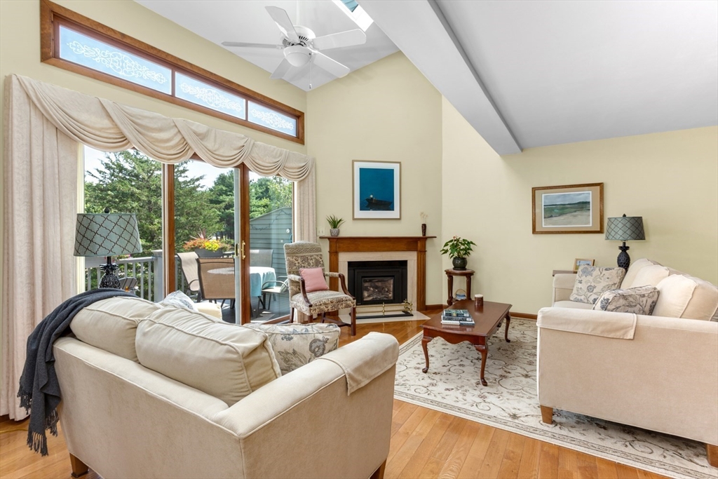 9 Spruce Pond Rd 9