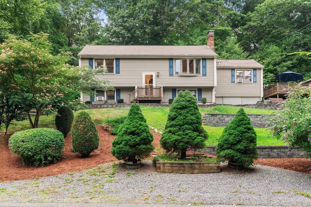 66 Lakeshore Dr