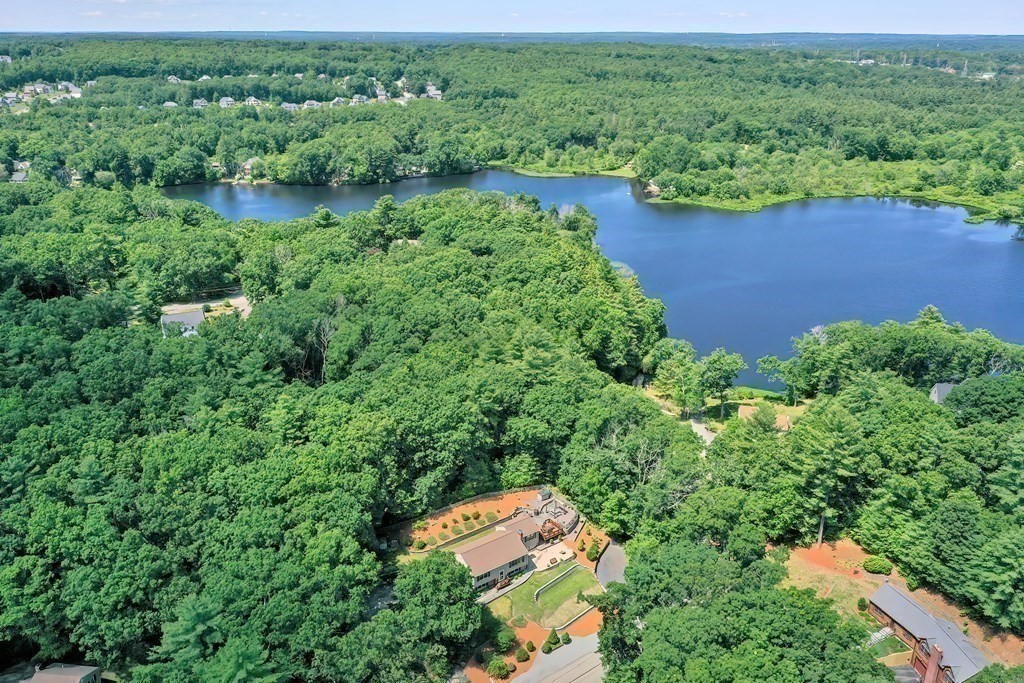 66 Lakeshore Dr