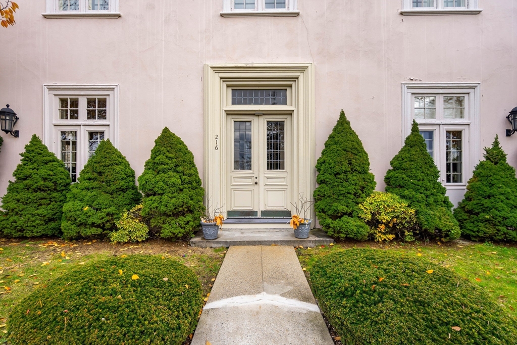 216 Nesmith Street 2