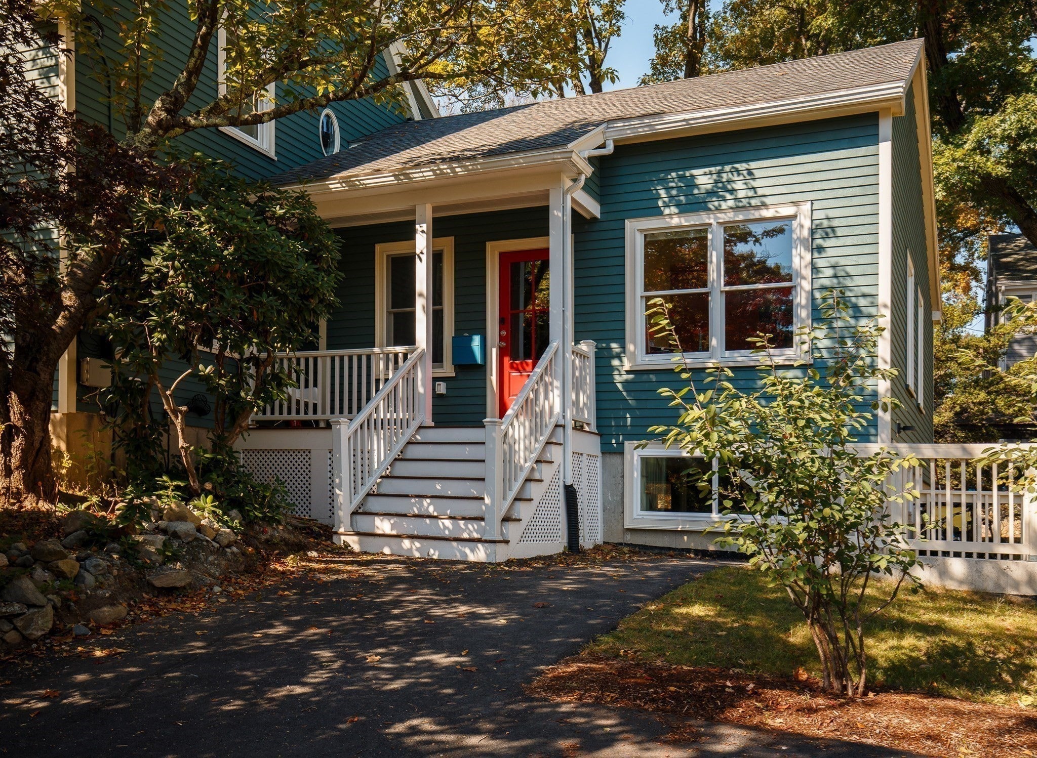 Photo of 17 Sutherland Rd, Lexington, MA