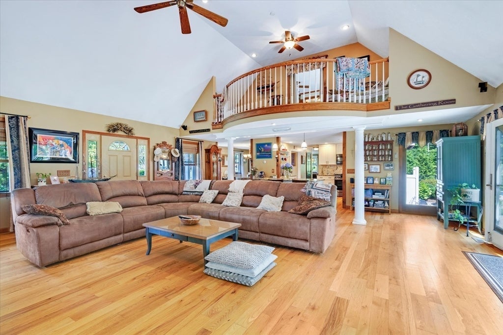 35 Margaret Rd, Middleboro, MA Photo #4