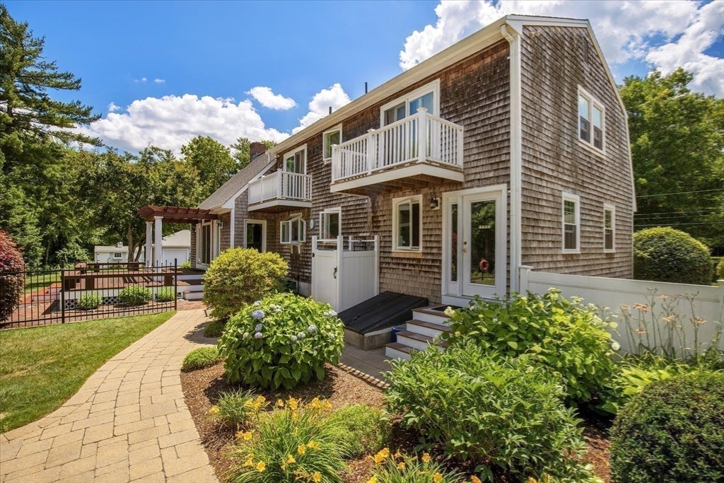 35 Margaret Rd, Middleboro, MA Photo #32