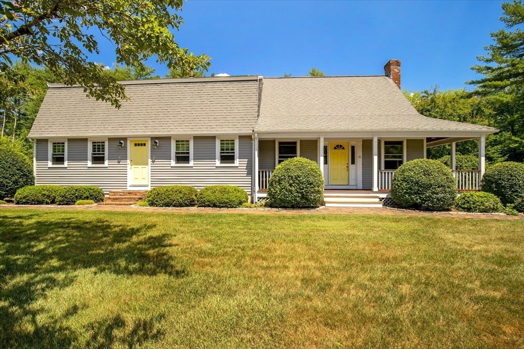 35 Margaret Rd, Middleboro, MA Photo #1