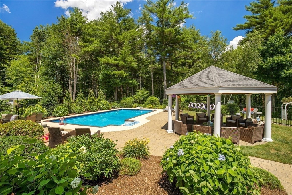 35 Margaret Rd, Middleboro, MA Photo #30
