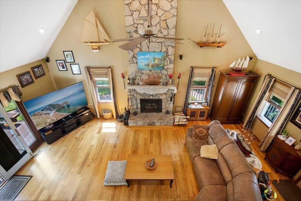 35 Margaret Rd, Middleboro, MA Photo #7