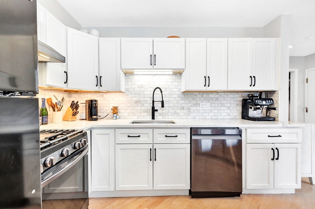 100 Riverway 6
