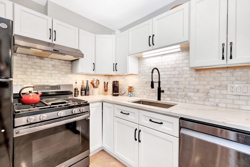 100 Riverway 6