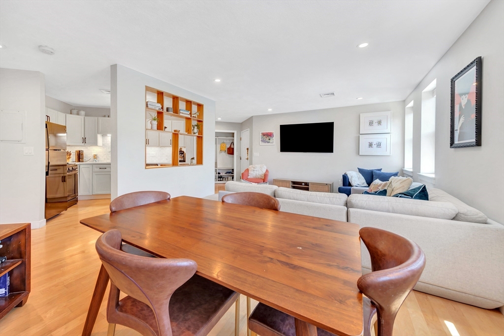 100 Riverway 6