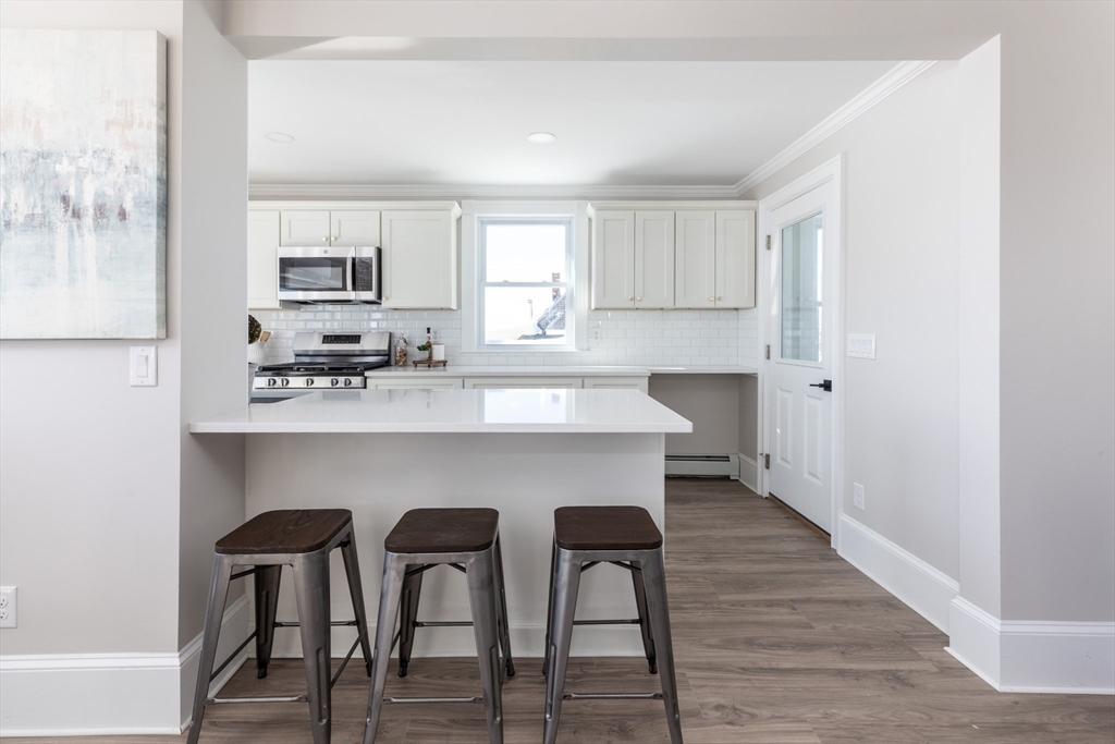 51 Harbor View Ave 3