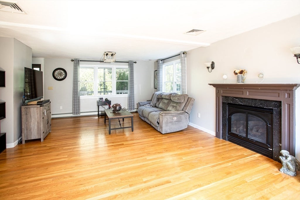 14 Shady Ln, Wareham, MA Photo #8