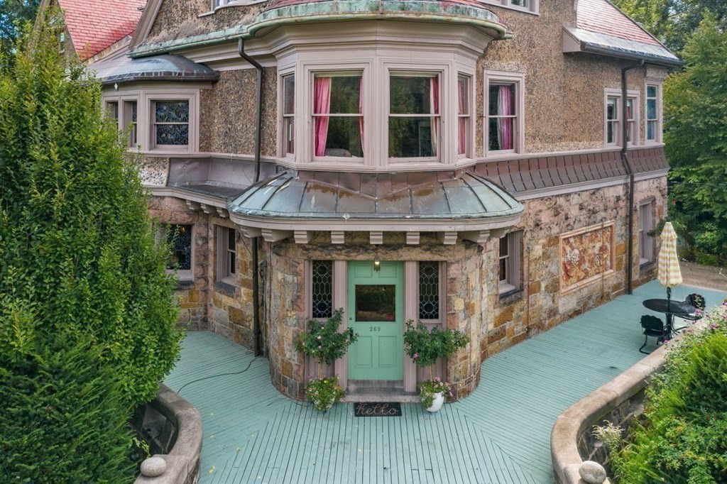 269 Kent St