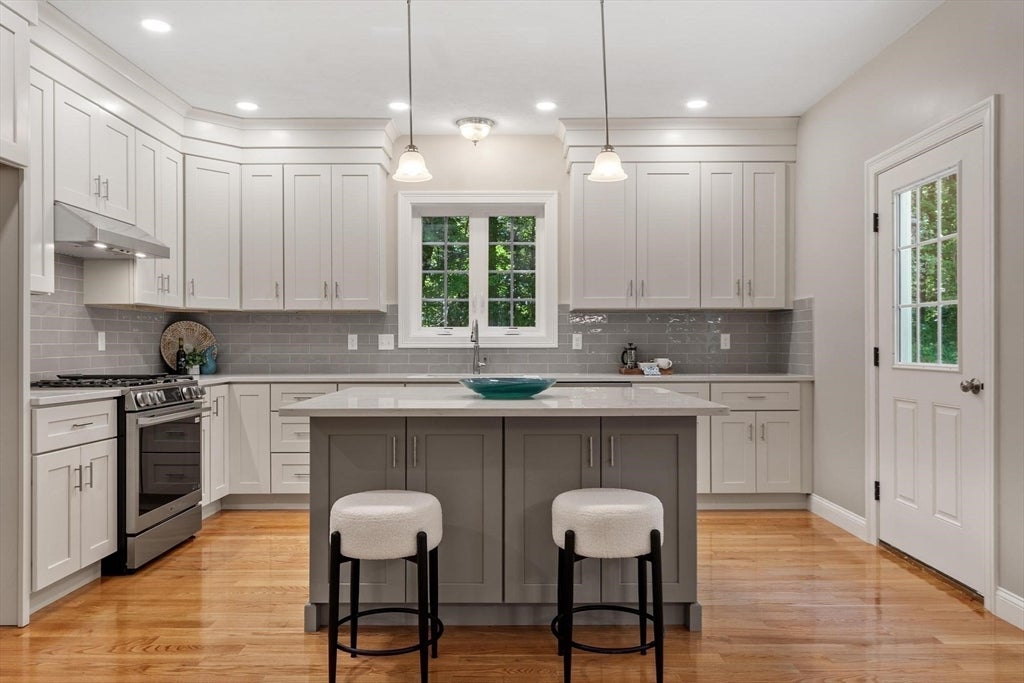 6 Jewett Rd