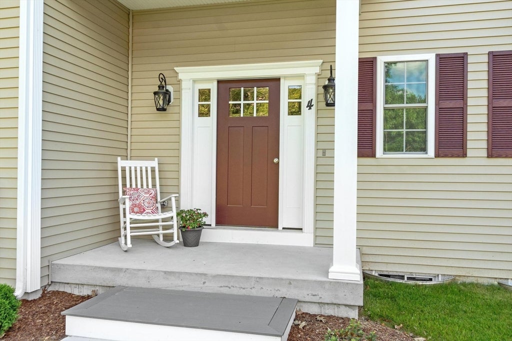 Photo of 6 Jewett Rd, Sterling, MA