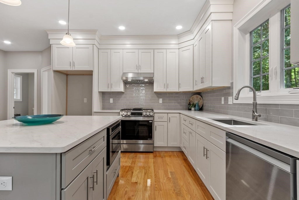 6 Jewett Rd