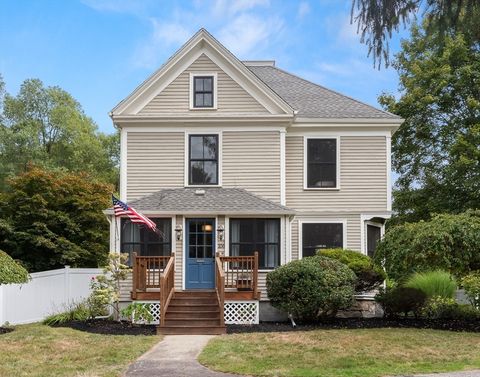 106 School St Groveland MA 01834