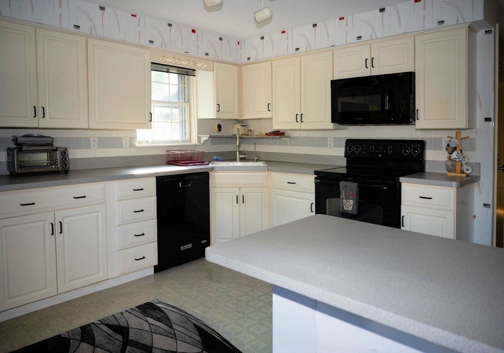 31 Frances Drive 31 D-1, Stoughton, MA, 31 Frances Drive 31 D-1, Stoughton, MA Photo #9