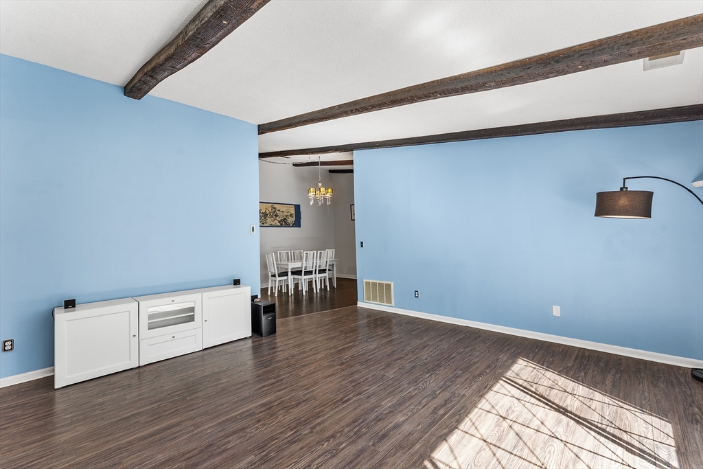 12 Royal Lake Dr 8