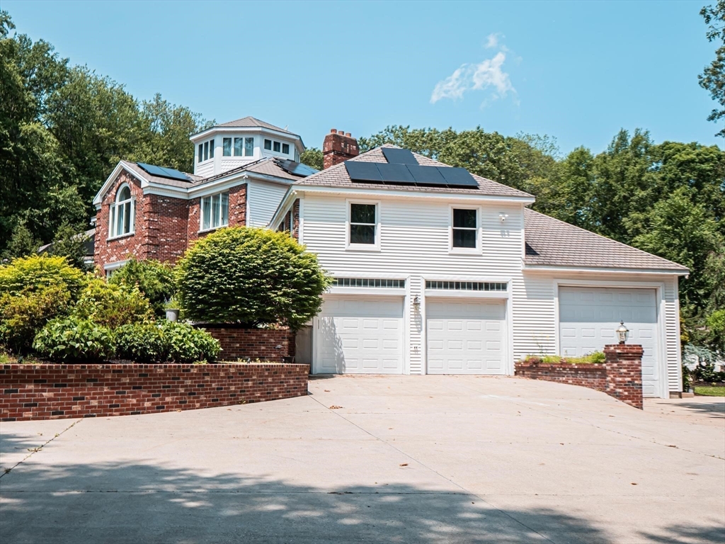 160 Thayer St