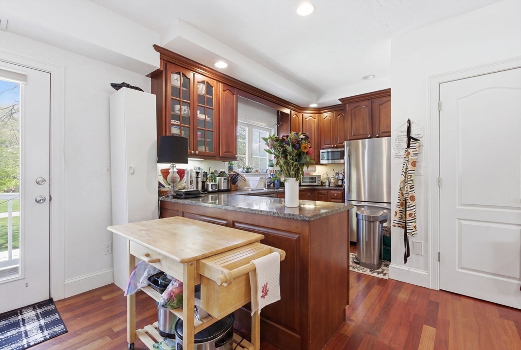 218 South ST #9, Waltham, MA Photo #2