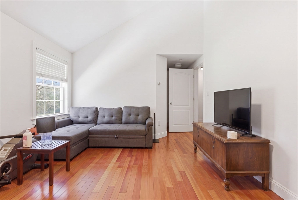 218 South ST #9, Waltham, MA Photo #14