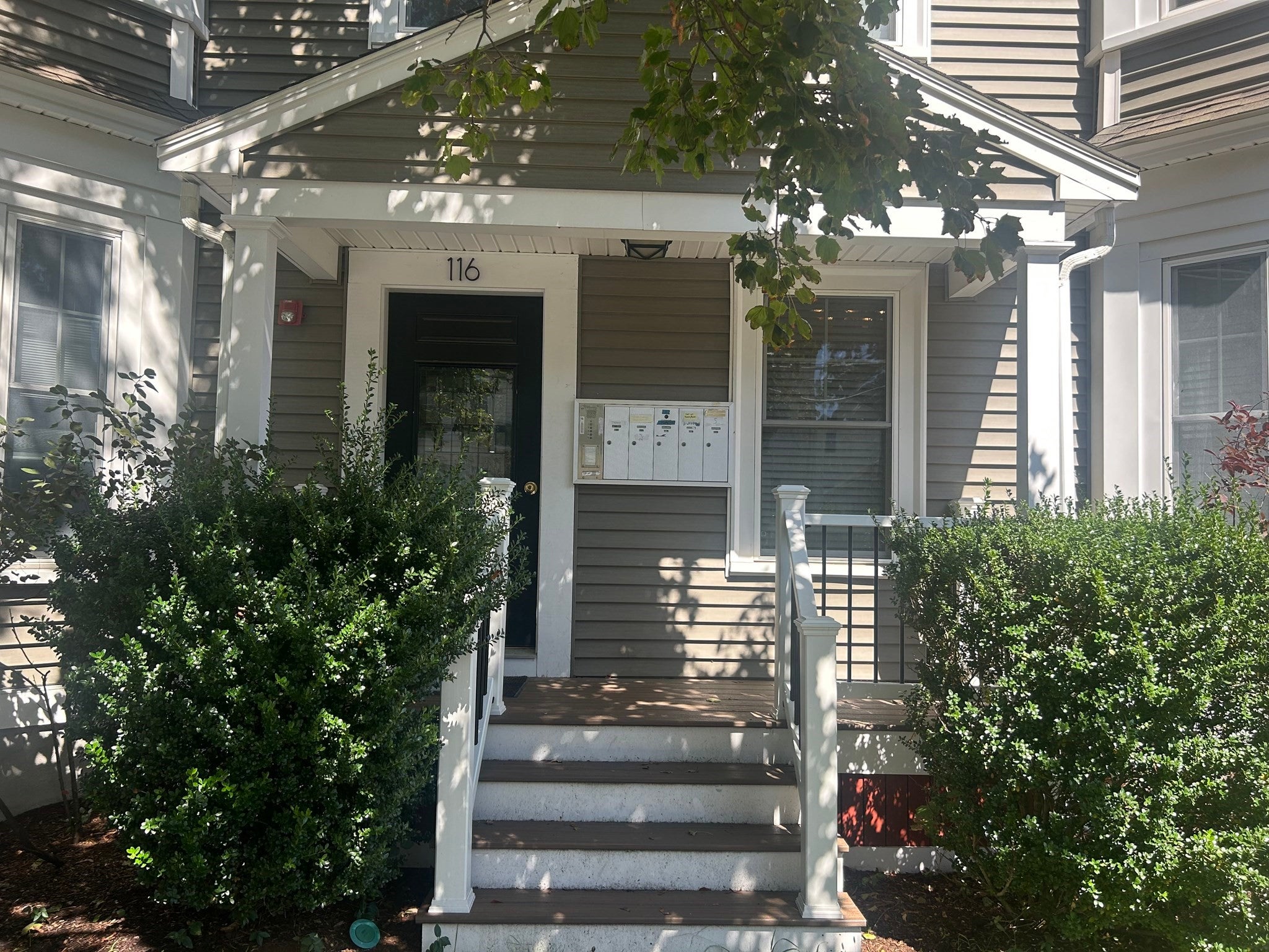 116 Chestnut St #5, Waltham, MA Photo #2