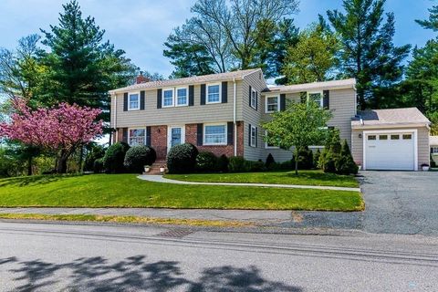 31 Bonney Ln Dedham MA 02026