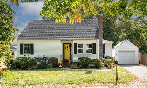 12 Maple Street Essex MA 01929