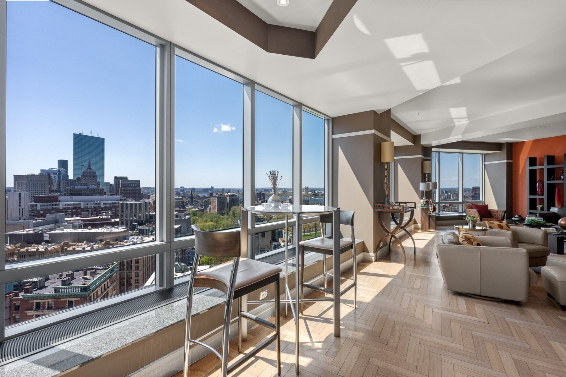 2 Avery St 24C