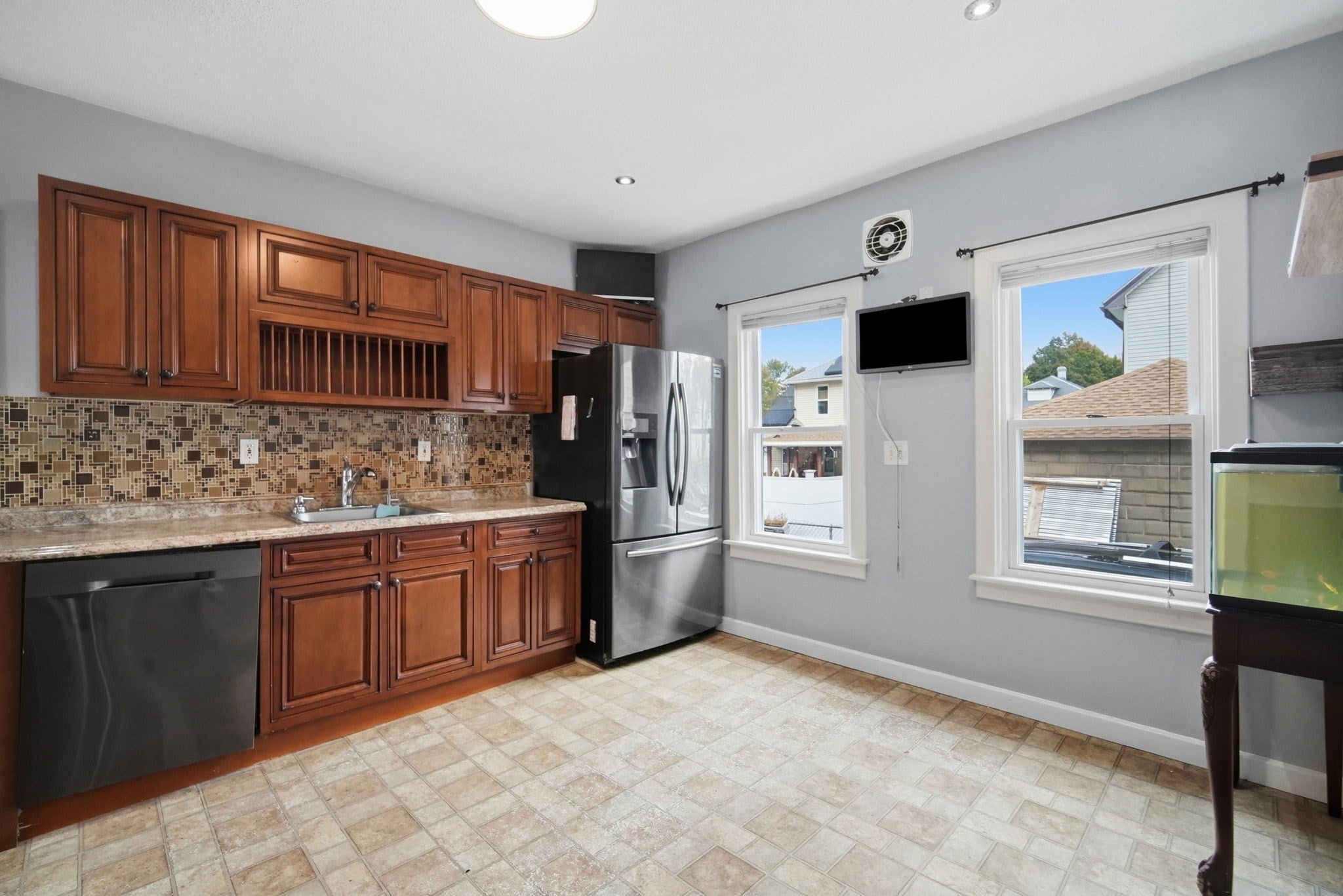 98 Bristol Street, Springfield, MA Photo #23