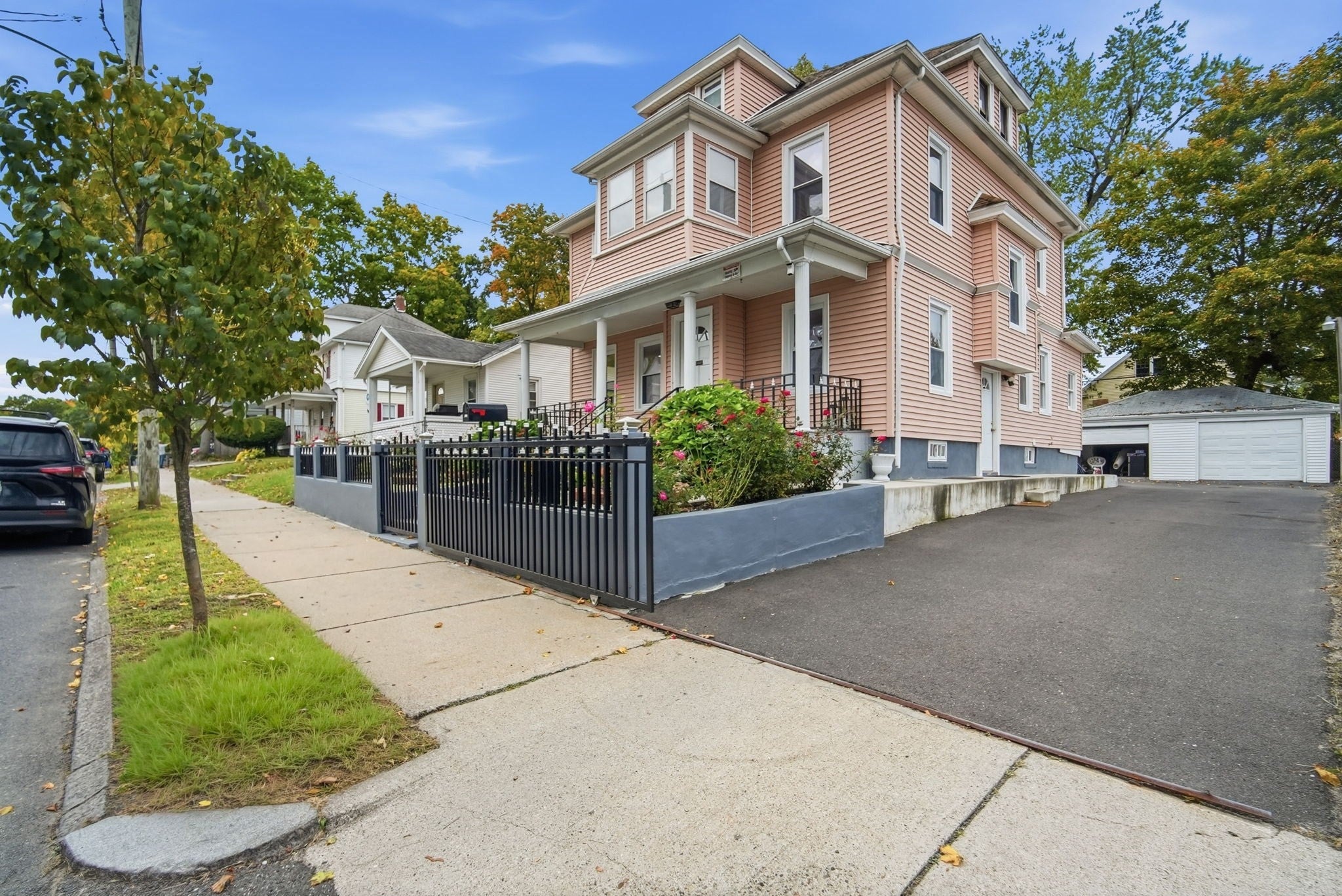 98 Bristol Street, Springfield, MA Photo #2