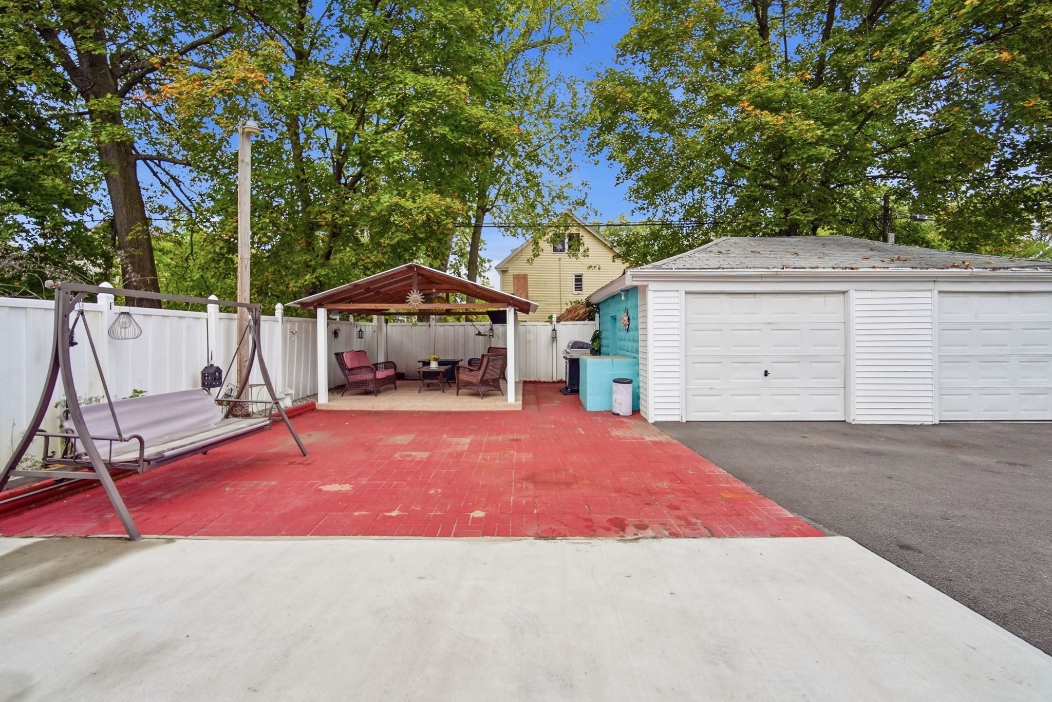 98 Bristol Street, Springfield, MA Photo #32